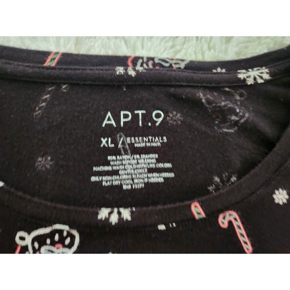 APT. 9 Women's Size XL Black Essentials Christmas Print T-Shirt - Picture 3 of 6